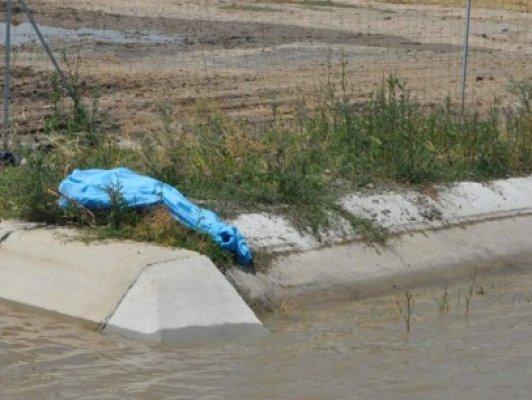 Bărbatul găsit în apele Dunării a murit înecat